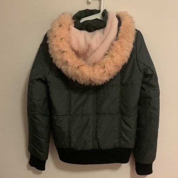 Kenzie Puffers Winter jacket ! made specifically for Canadian weather - Picture 2 of 6